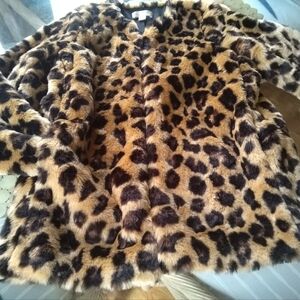 LEOPARD FAUX FUR